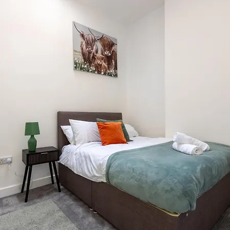 Nyaraló Spacious 3bd House - Fast Wi-fi - Smart Tv