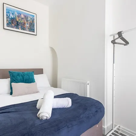 Spacious 3bd House - Fast Wi-fi - Smart Tv