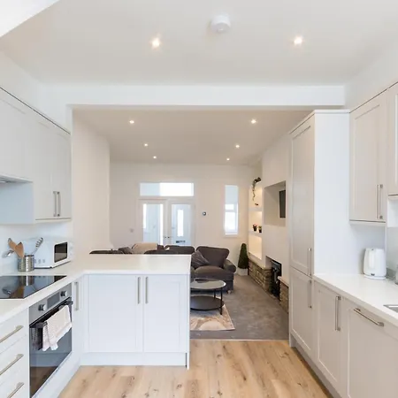 Stylish 3bd House - Fast Wi-fi - Smart Tv Bristol