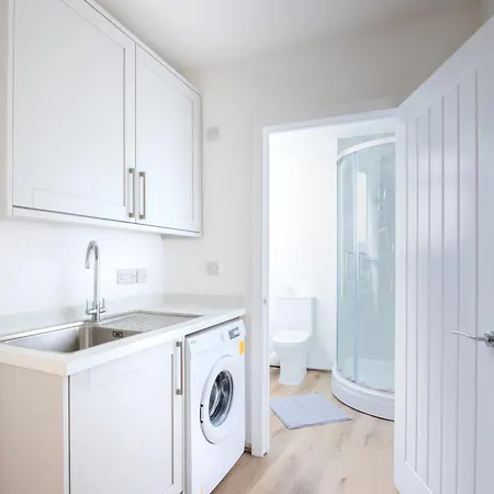 Feriehus Stylish 3bd House - Fast Wi-fi - Smart Tv