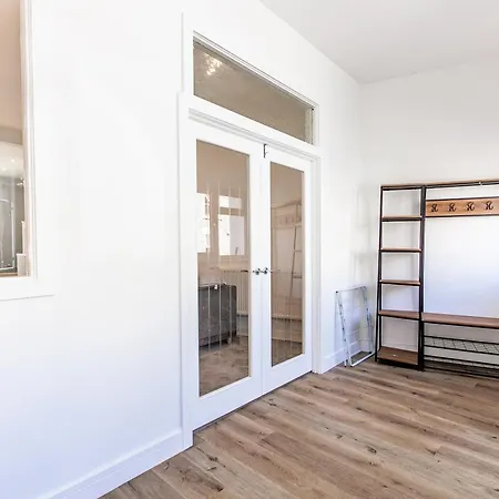 Spacious 3bd House - Fast Wi-fi - Smart Tv Nyaraló *