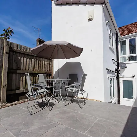 Nyaraló Spacious 3bd House - Fast Wi-fi - Smart Tv